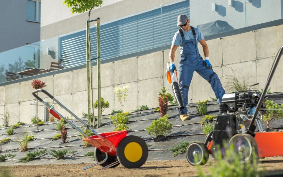 Grounds Maintenance Image